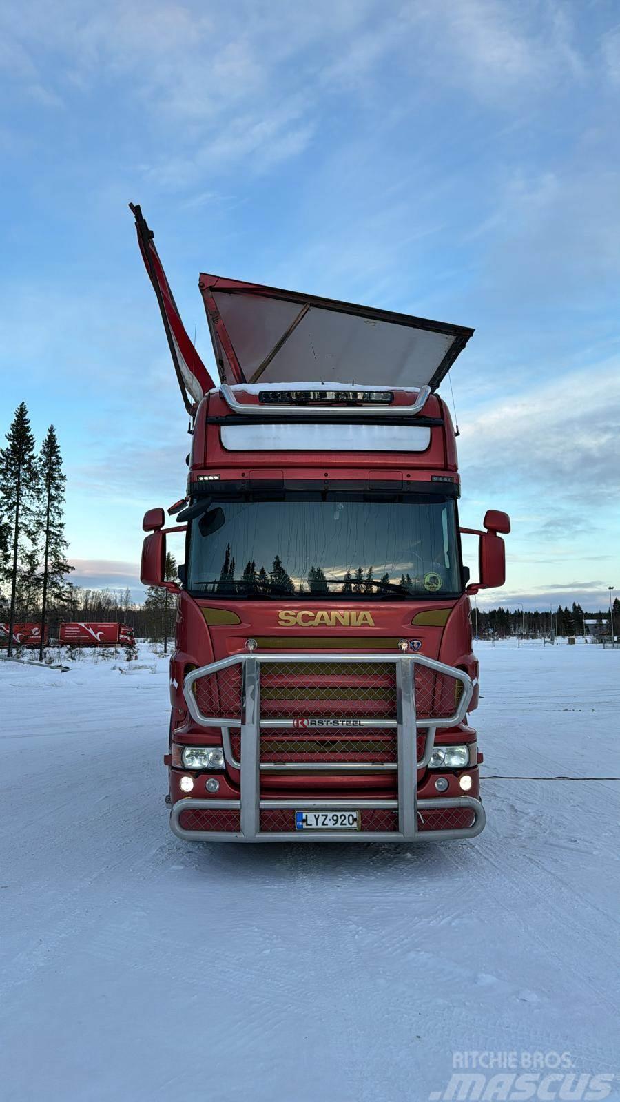Scania R560 Holztransportanhänger