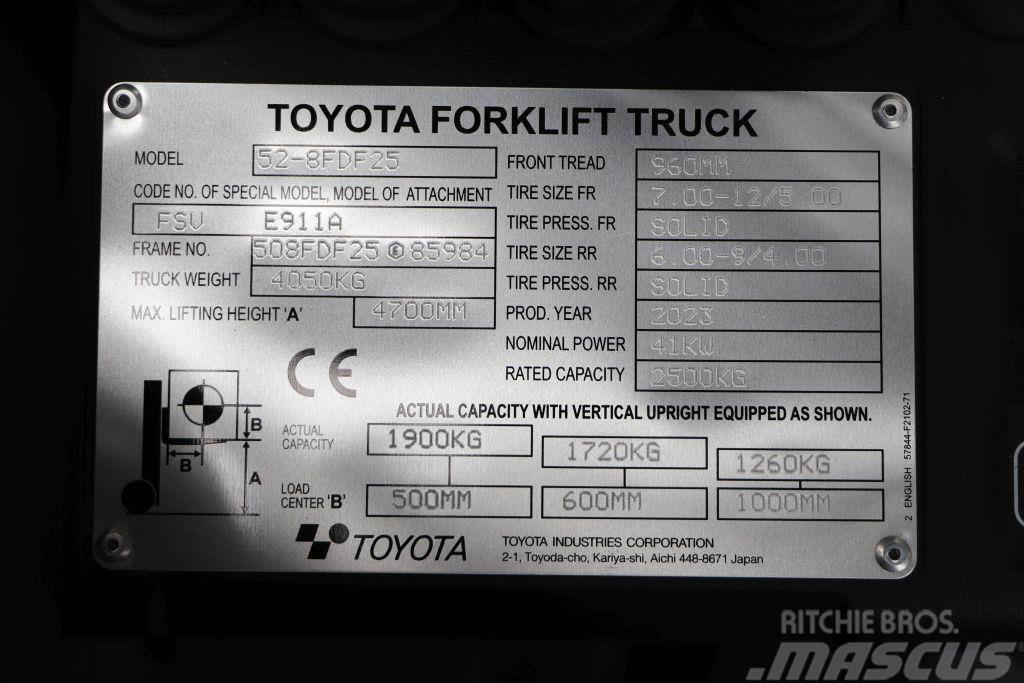 Toyota 52-8FDF25 Diesel Stapler