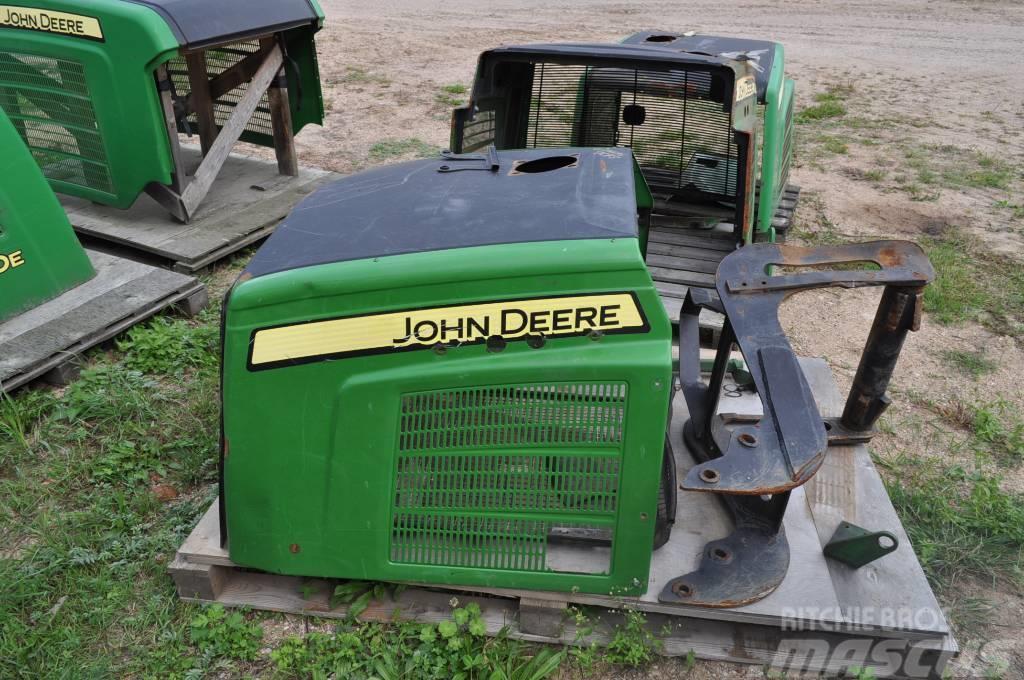 John Deere 810E F645212 Kabinen