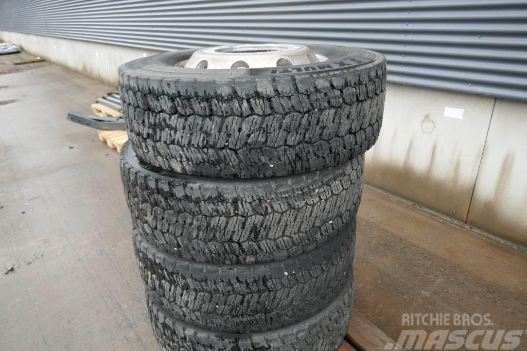  Hjul 315/70R22,5 Michelin Reifen