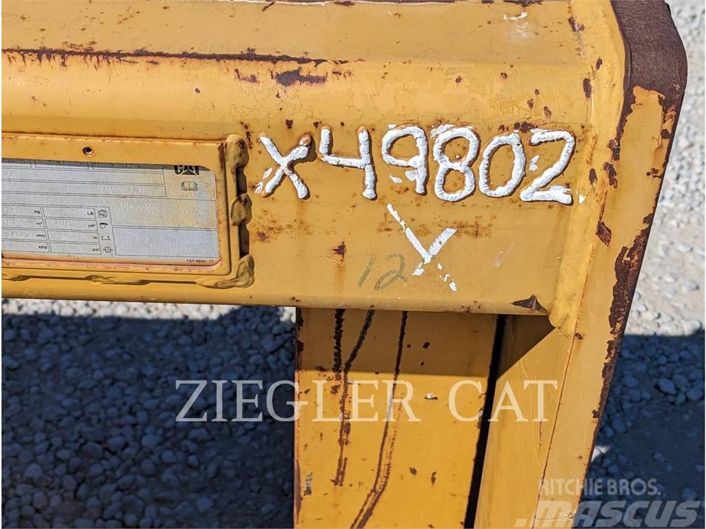 CAT 953 TRACK TYPE LOADER FORK PIN ON 72 Gabeln