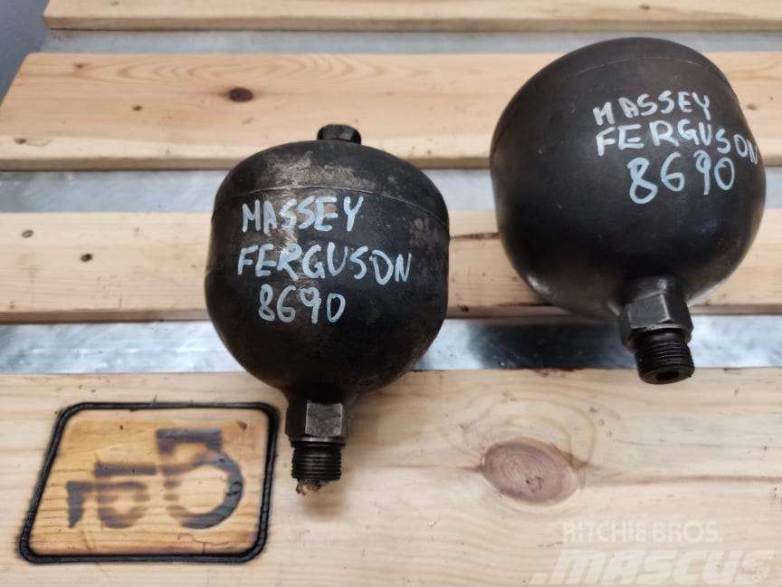 Massey Ferguson 8690 {hydraulic accumulator axle Hydraulik