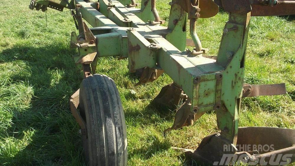  Dowdswell 4 furrow reversible plough DP7D £1150 pl Konventionelle Pflüge