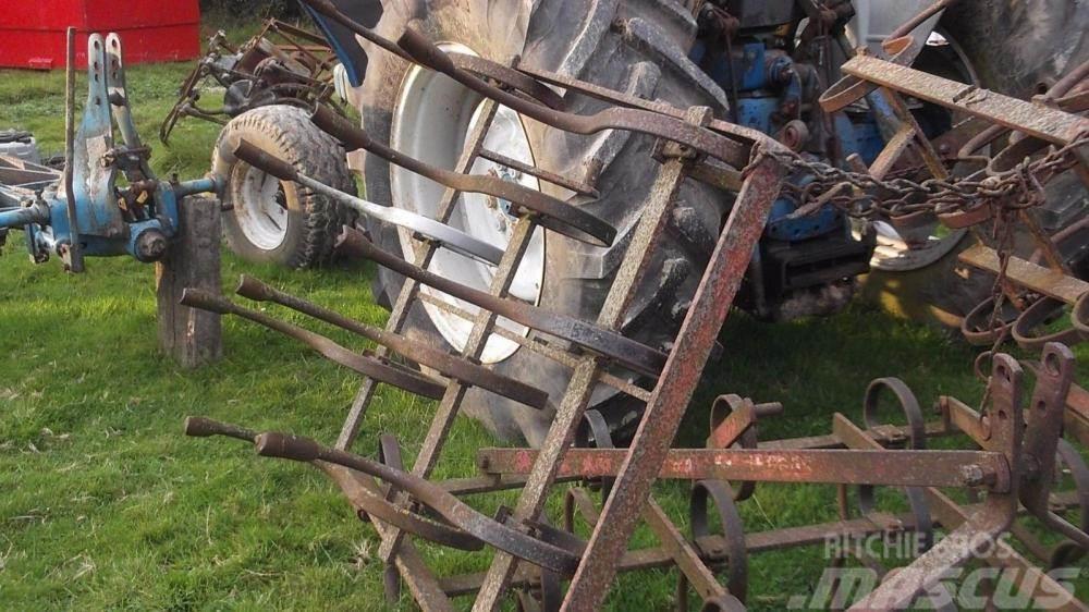 Massey Ferguson folding cultivator £375 Grubber