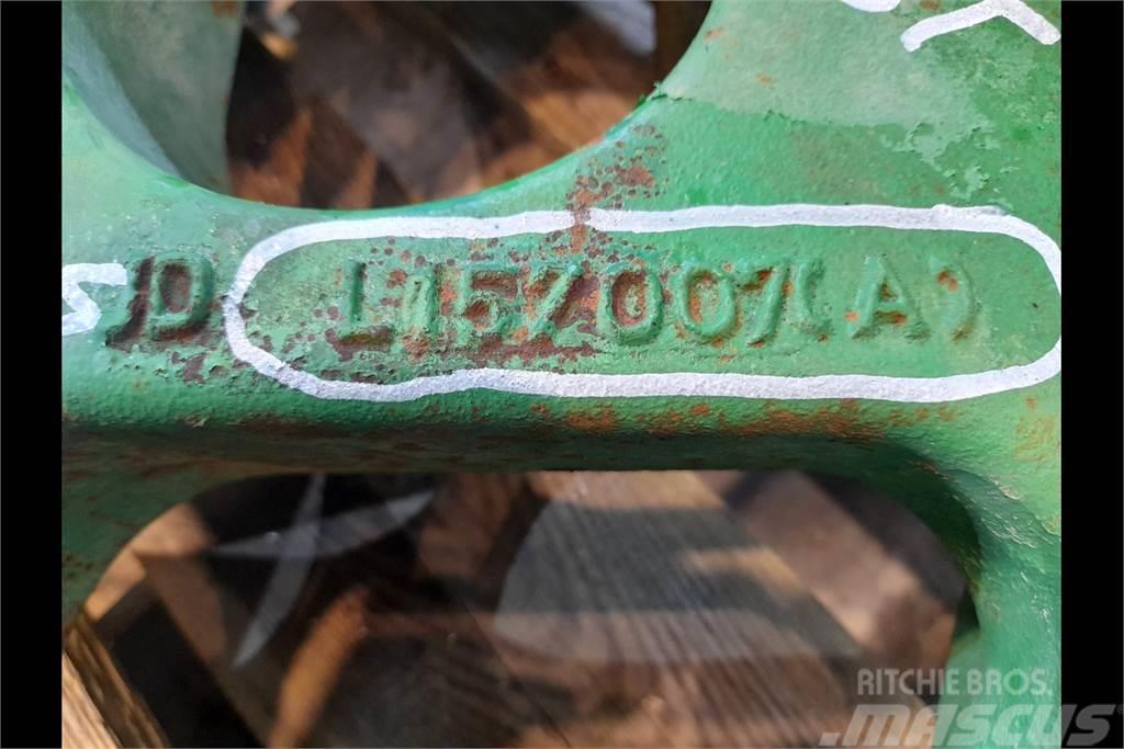 John Deere 6920 Front axle support Chassis