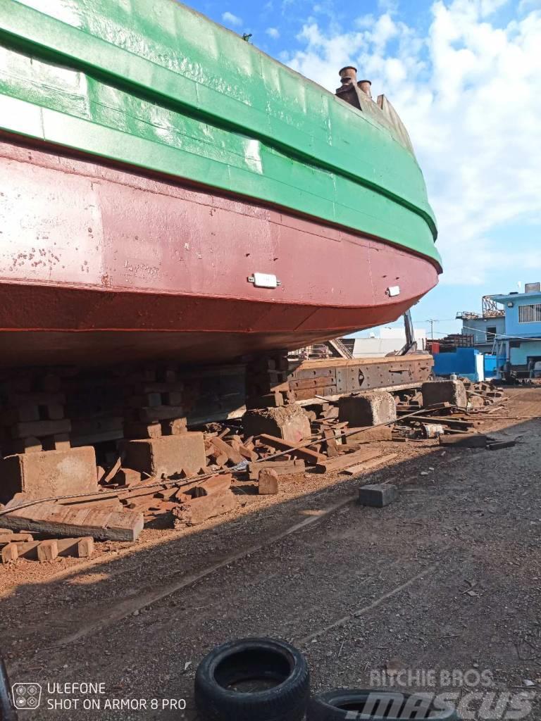 Lima 2400 - Split Barge Boote / Prahme