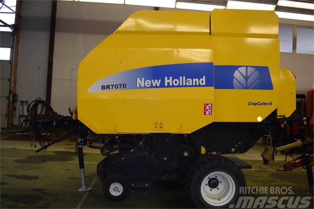 New Holland BR 7070 Crop Cutter II Rundballenpressen