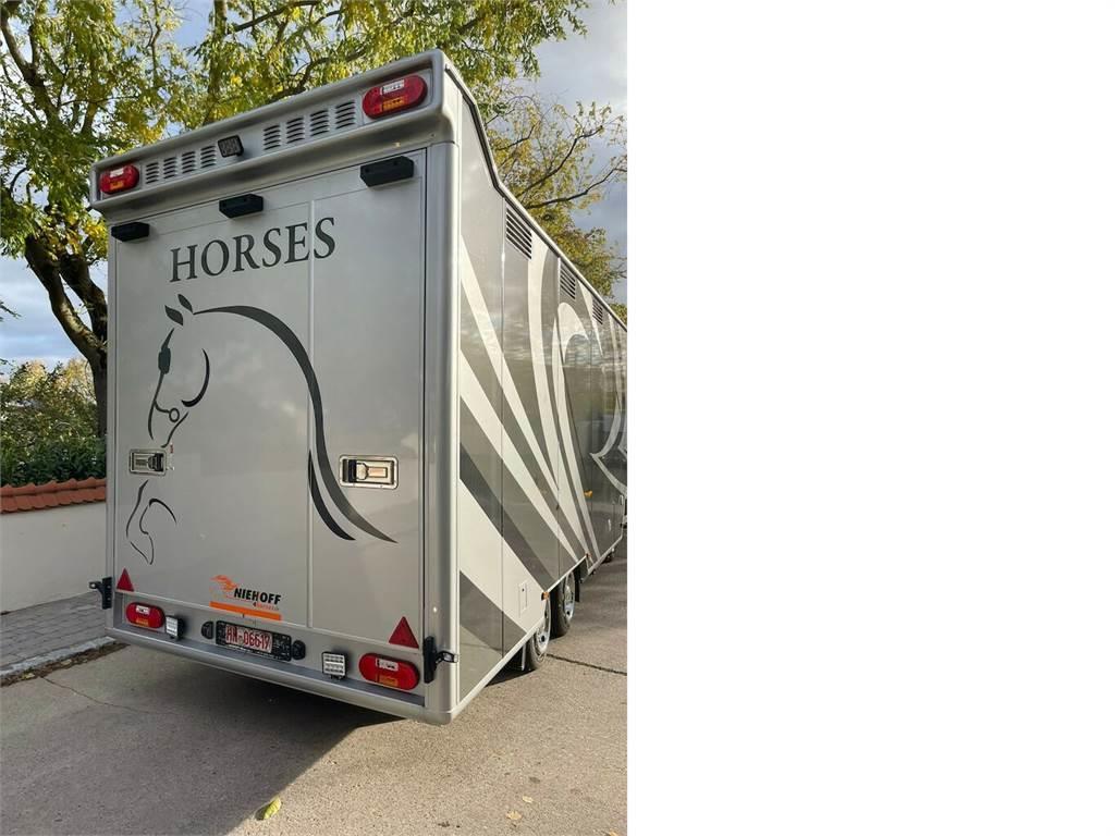 Blomenröhr / Niehoff 4-5 Pferde und Wohnung Viehtransportauflieger