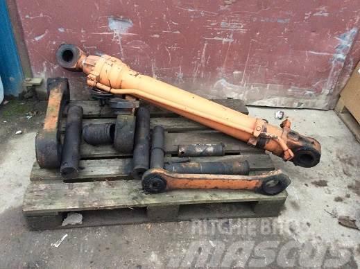 Fiat-Hitachi FH150 BUCKET RAM & LINKAGES Andere