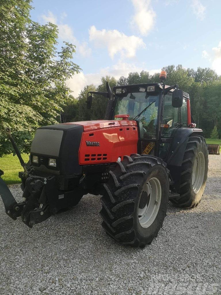 Valtra 8350 Traktoren