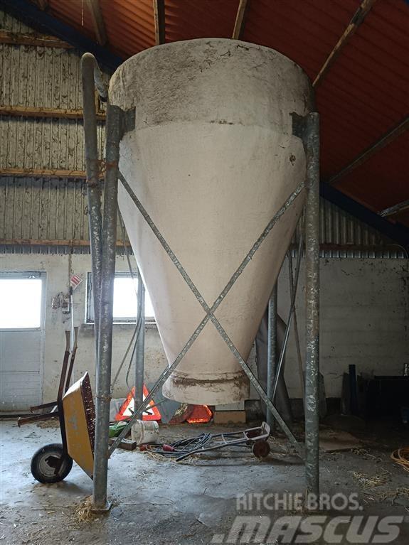  Flex  silo 3-4 tons Entnahme-/Verteilgeräte