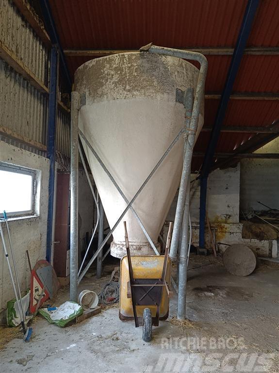  Flex  silo 3-4 tons Entnahme-/Verteilgeräte