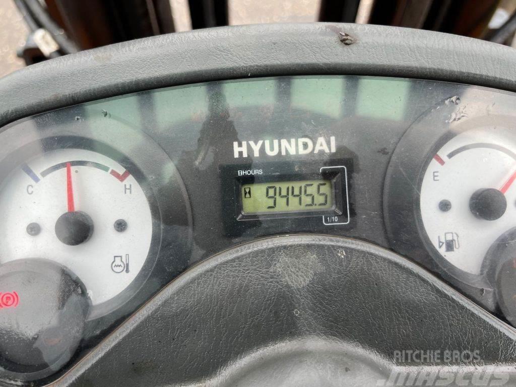 Hyundai 30D-7E Diesel Stapler