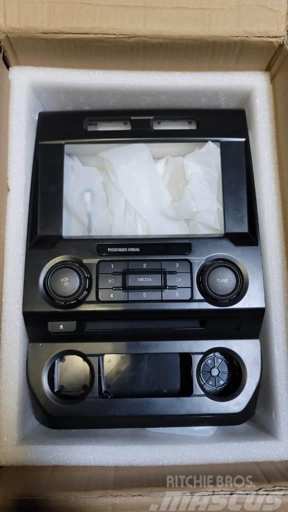 Ford F-150 Radio and LCD Screen Bremsen