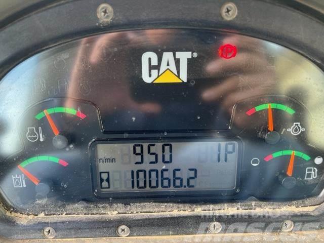 CAT 963D Bulldozer