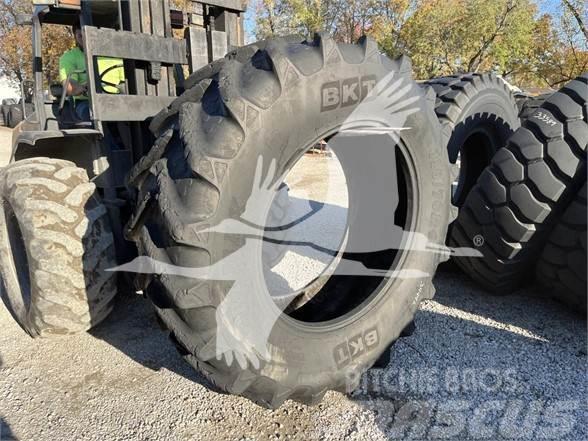 BKT 710/70R42 Andere