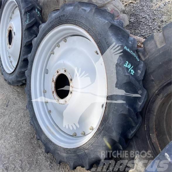 Goodyear 250/90R38 Andere