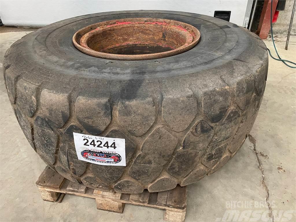  23.5xR25 Bridgestone dæk på fælg Reifen