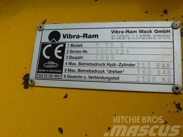 Komatsu Vibra-Ram P 75 D / Lehnhoff MS 25 / 2100 kg Raupenbagger