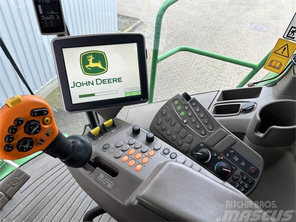 John Deere S690 Mähdrescher