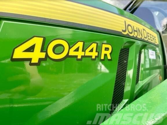 John Deere 4044R Traktoren