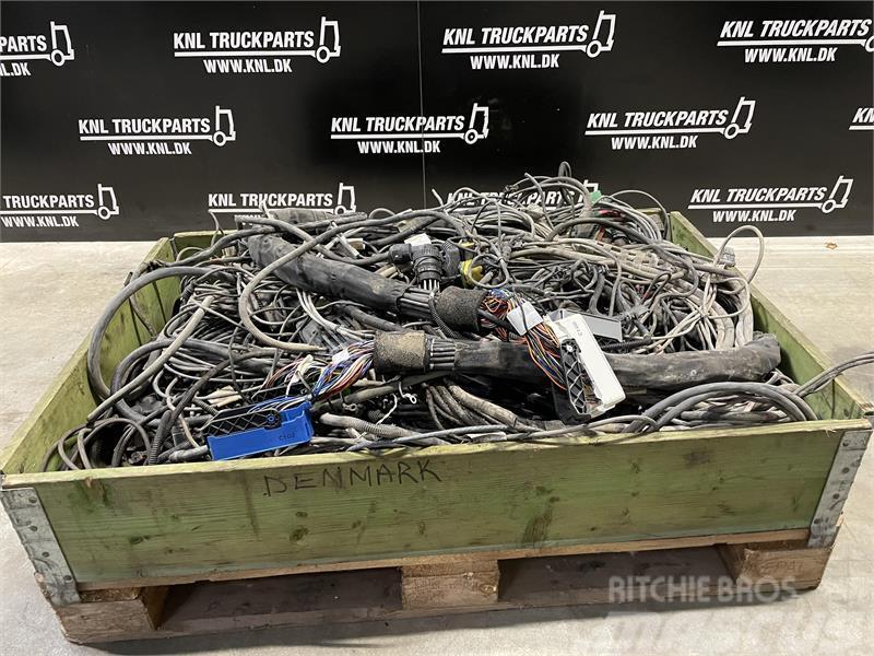 Scania SCANIA COMPLTE CABELS / WIRING NGR S580 6X4 Elektronik