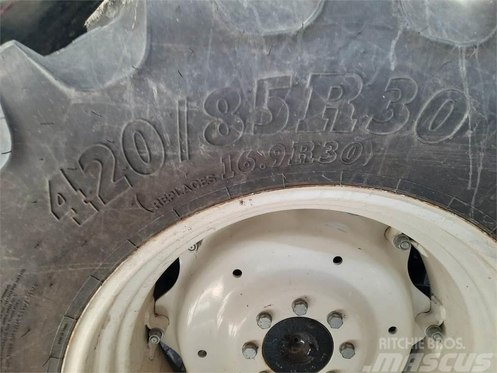 BKT Reifen 420/85R30 Reifen