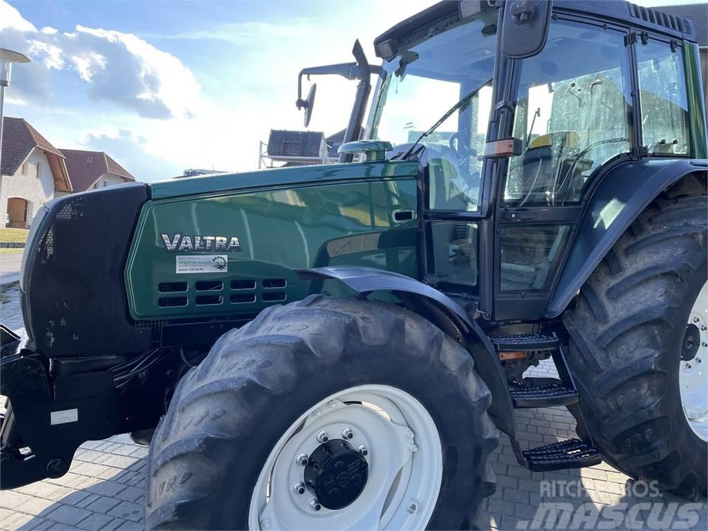 Valtra 6850 HiTech Traktoren
