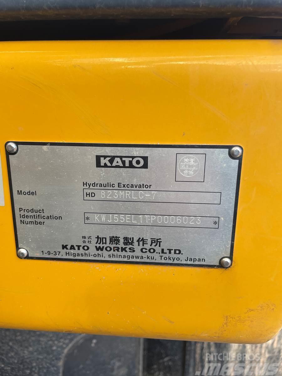 Kato HD823MRLC-7 Raupenbagger