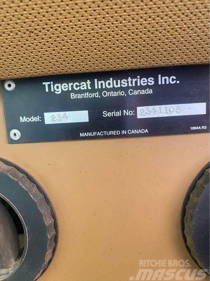 Tigercat 234 Gelenkausleger Lader
