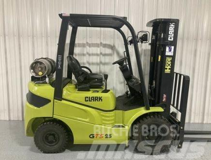 Clark Material Handling Company GTS25L Andere
