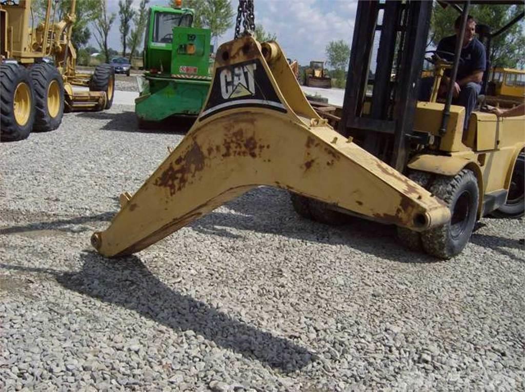 CAT 438C Chassis