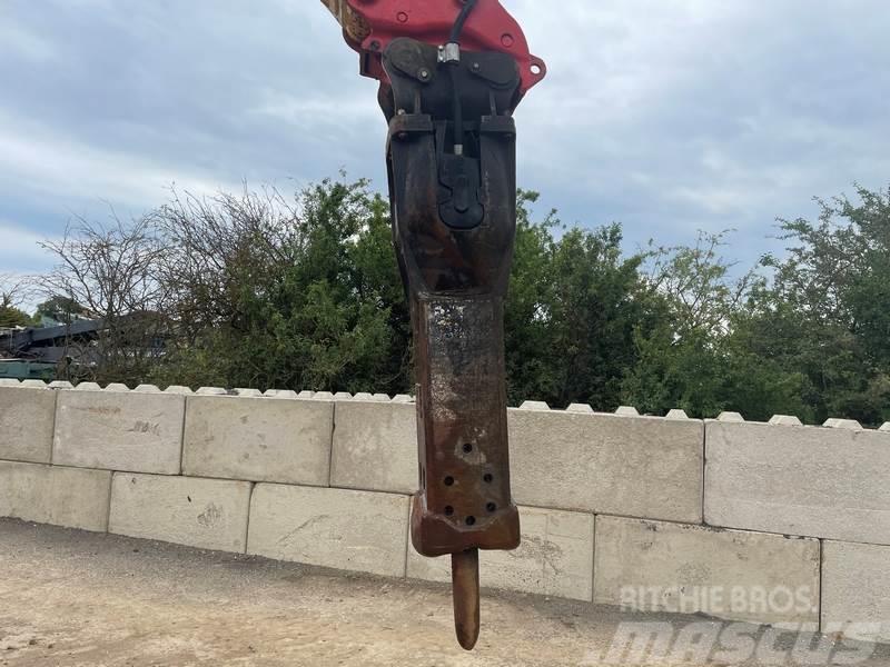 CAT Hydraulic Breaker To Suit 18 - 26 Ton Excavator Hammer / Brecher